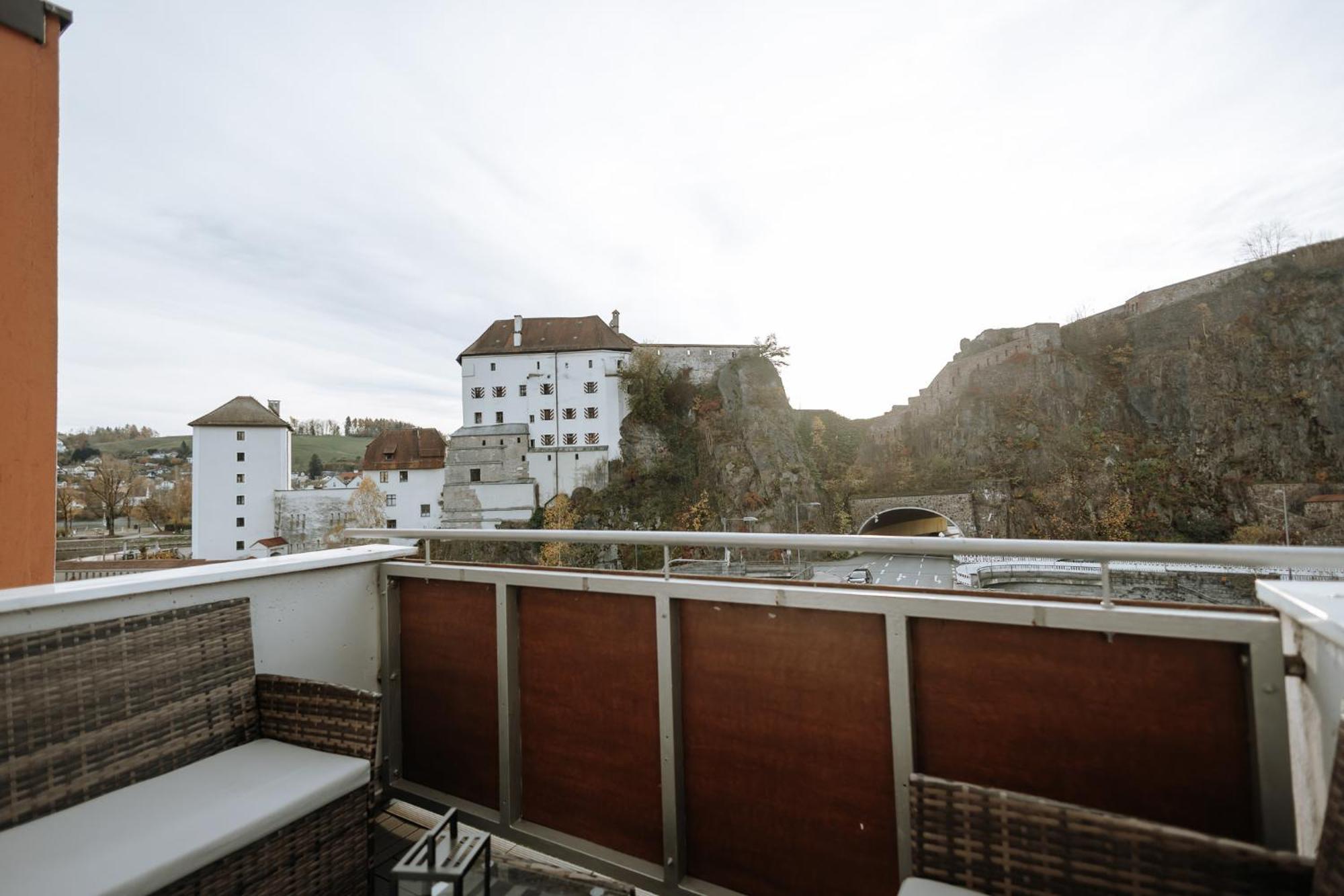 Stilvolles Appartement Mit Blick Auf Das Dreifluesse-Eck Пассау Экстерьер фото